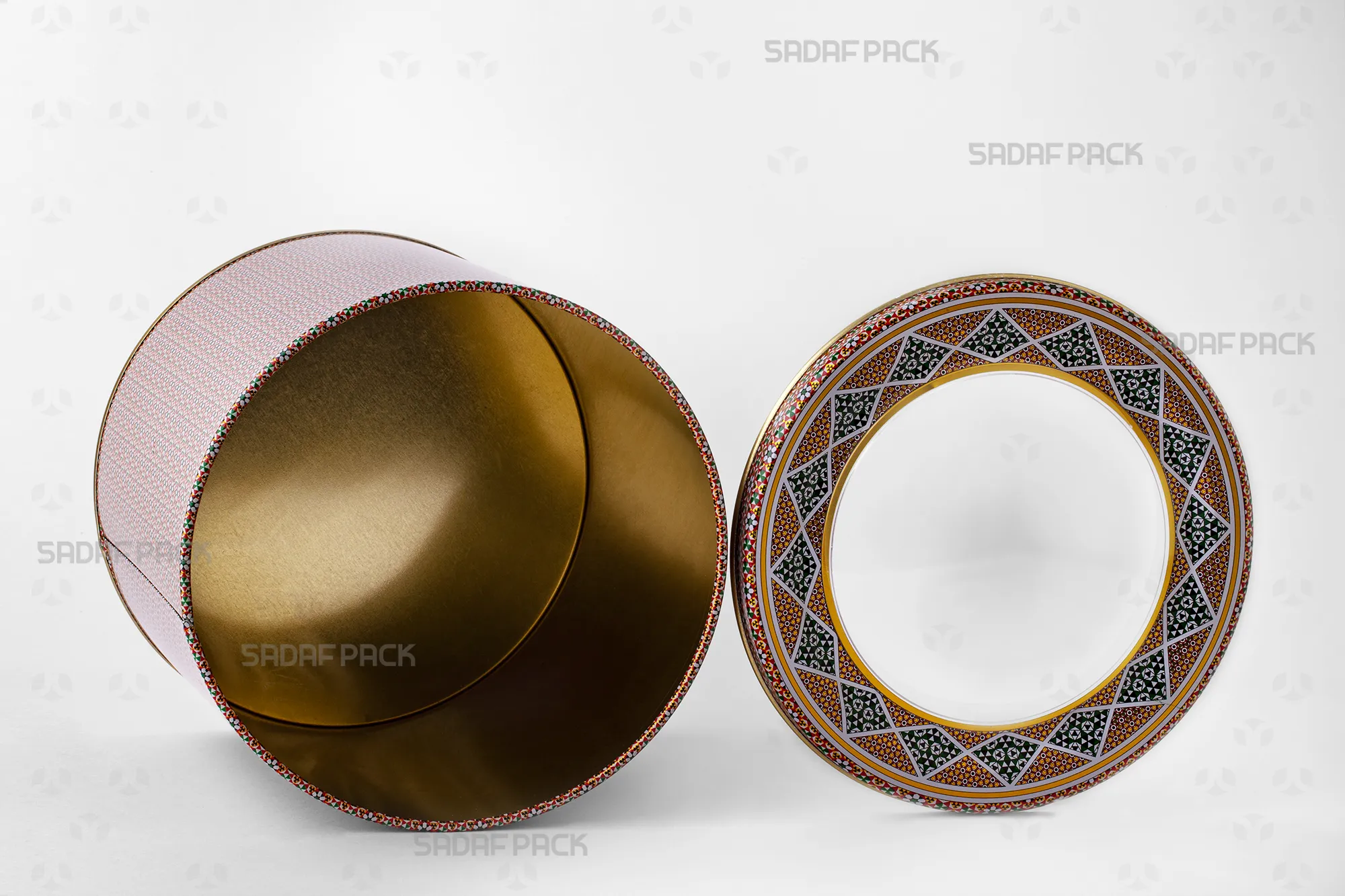 The 17 Metal 15 cm tin container shown open, displaying the deep interior space suitable for heavy packaging of saffron and dried fruits.