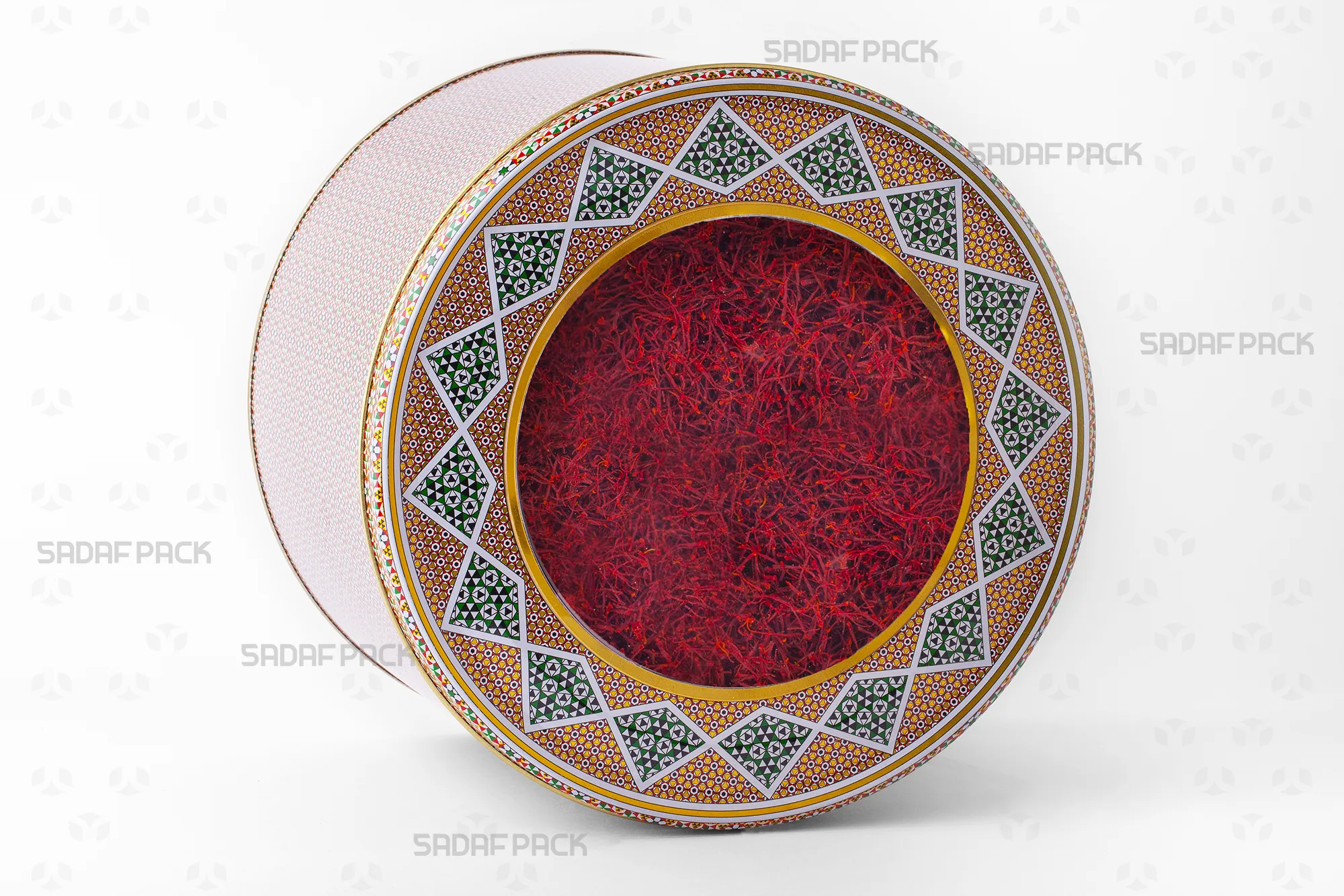 Three-quarter angle view of the 23x15 cm metal tin filled with saffron, showcasing its capacity for bulk export products.