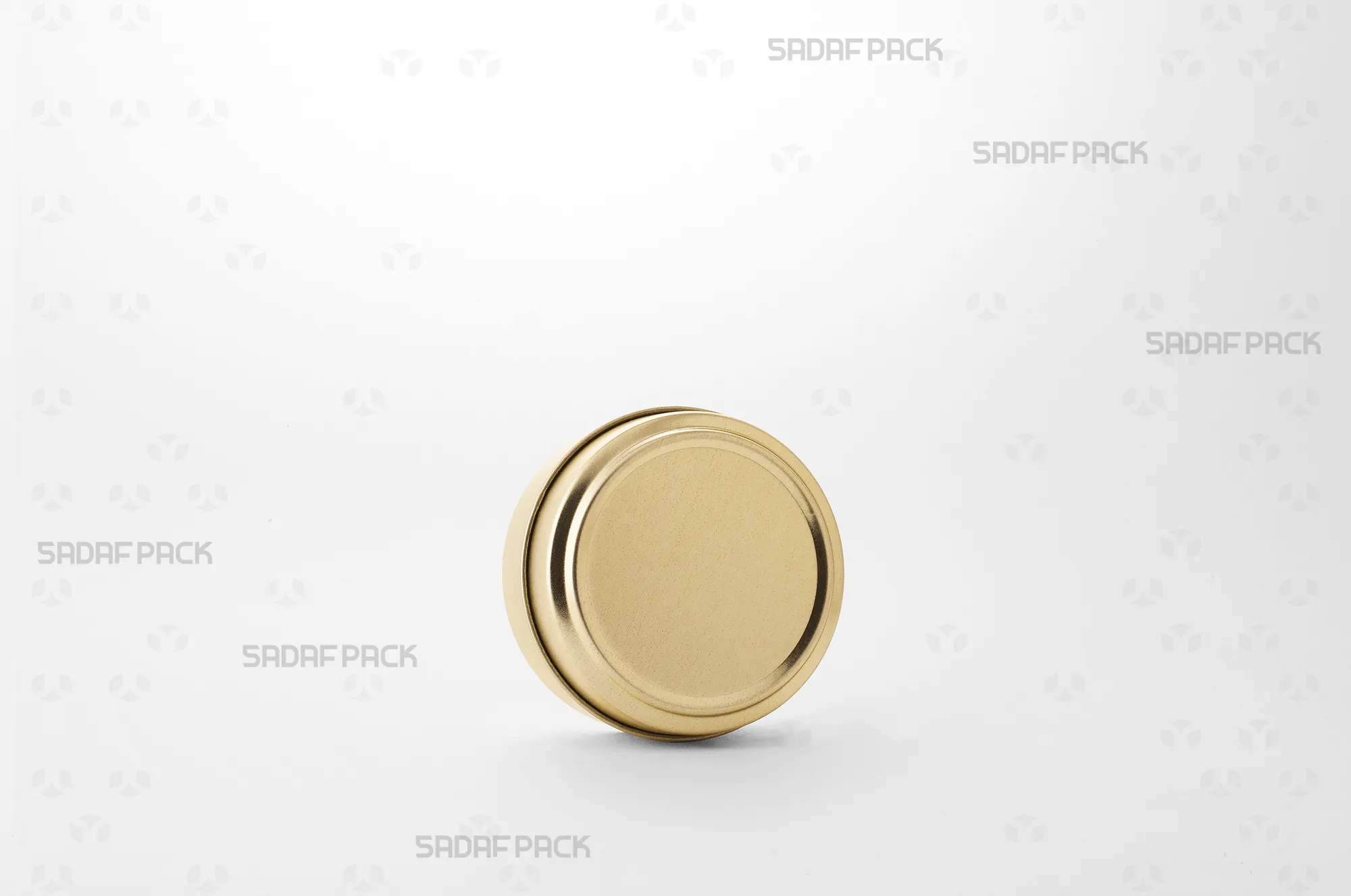 علبة معدنية ذهبية 6.5 (عمق 3 سم) بدون نافذة (100 معدني) من صدف باك، معروضة بزاوية ثلاثة أرباع.