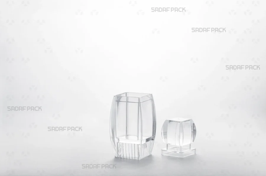 The Azin 2 Raised Bottom container with its lid and body displayed separately, showing the secure closure and the internal capacity.