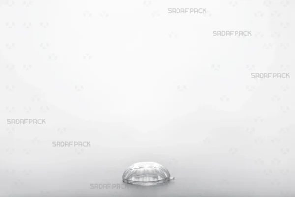 منظر ثلاثة أرباع لعبوة "عيينة كبير" من البولي كريستال، حل تغليف فاخر للزعفران والبهارات مقدم من صدف باك.