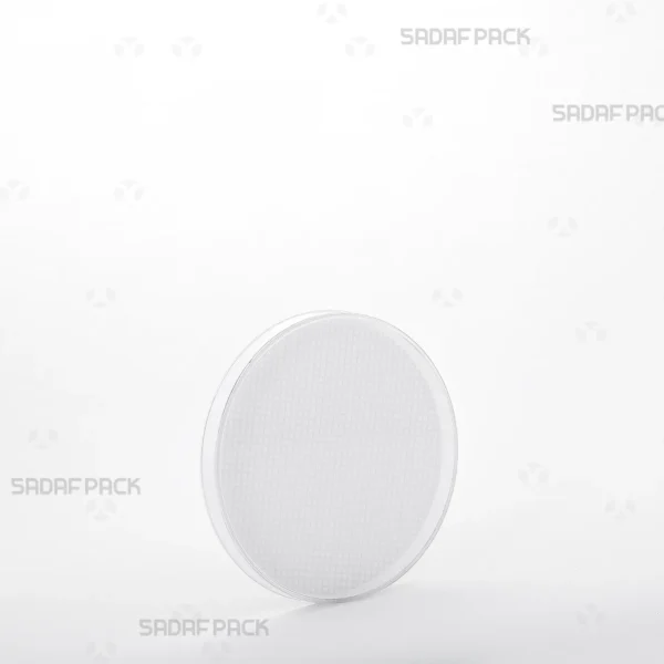 A three-quarter view of the 7.5 España circular polycrystal container from Sadaf Pack, showcasing its transparent design.
