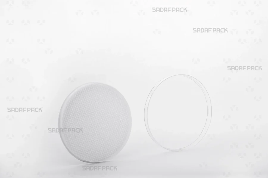 The 7.5 España container and its lid are displayed side-by-side, revealing the clean interior suitable for premium spices.