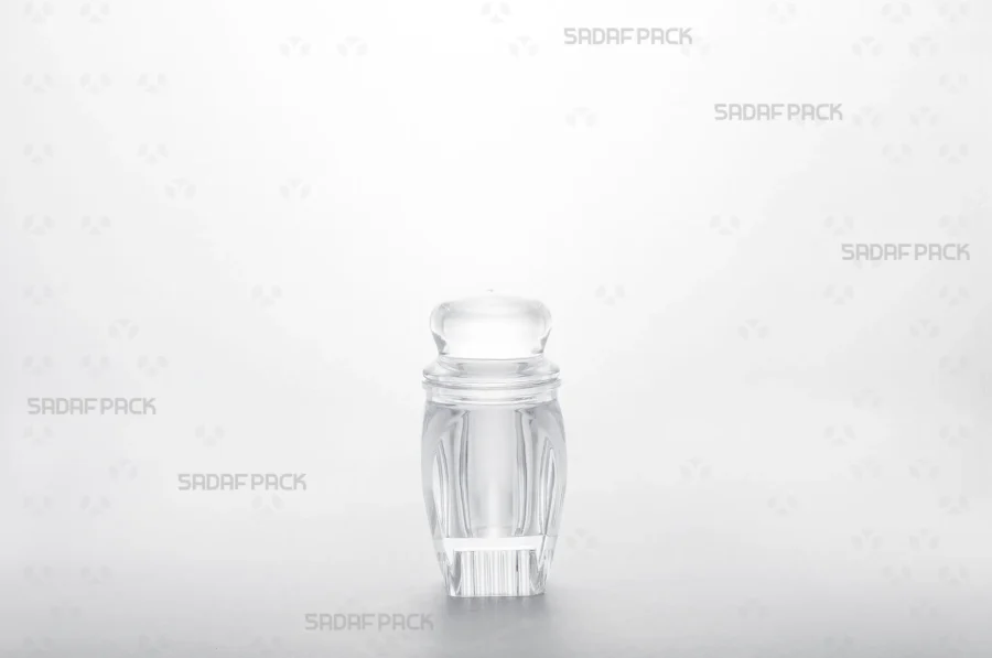 A front angle view of the Gohar 2 Raised Bottom container, highlighting its crystal-clear polycrystal structure and elevated base design.