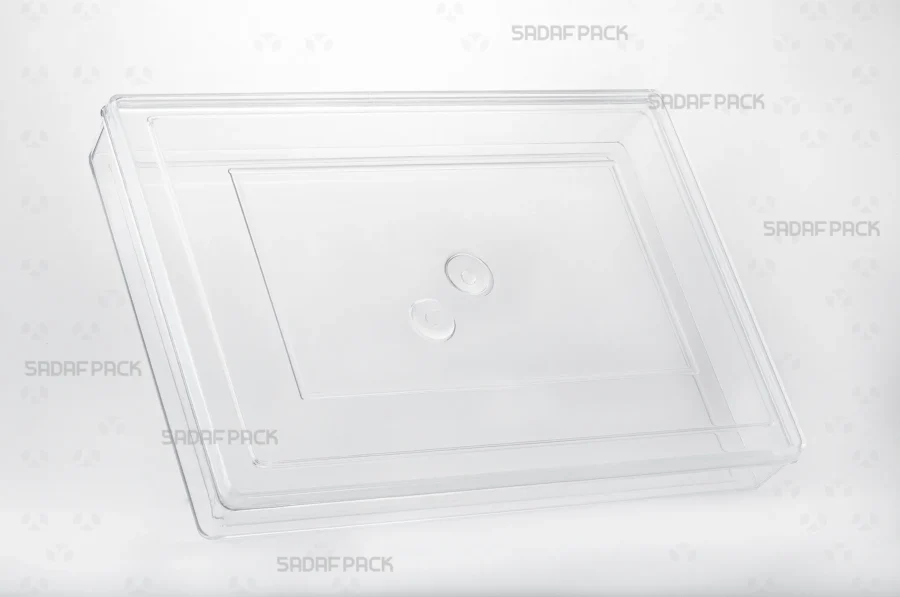 A three-quarter angle view of the Rectangle 400 luxury container by Sadaf Pack.