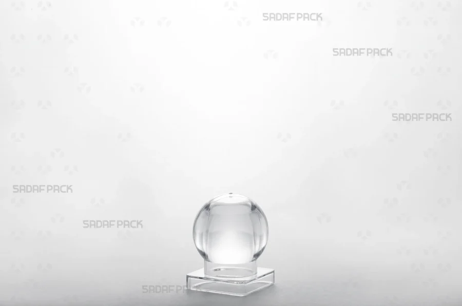 A close-up three-quarter view of the Sadaf 4 lid, detailing its precise fit and transparent design.