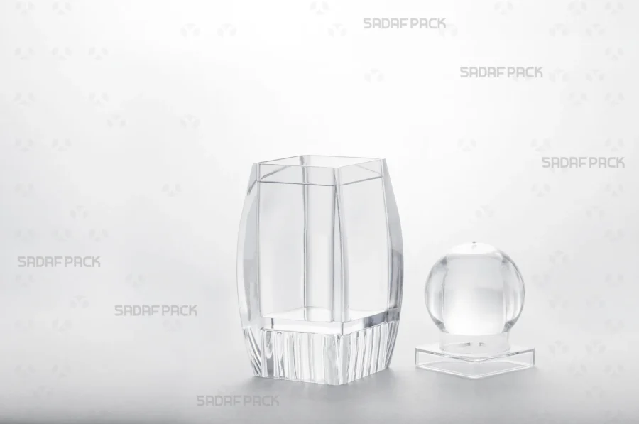 An open view of the Sadaf 4 Raised Bottom container, with the lid placed next to the body to show its interior capacity.