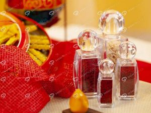 What are the features of saffron export packaging?