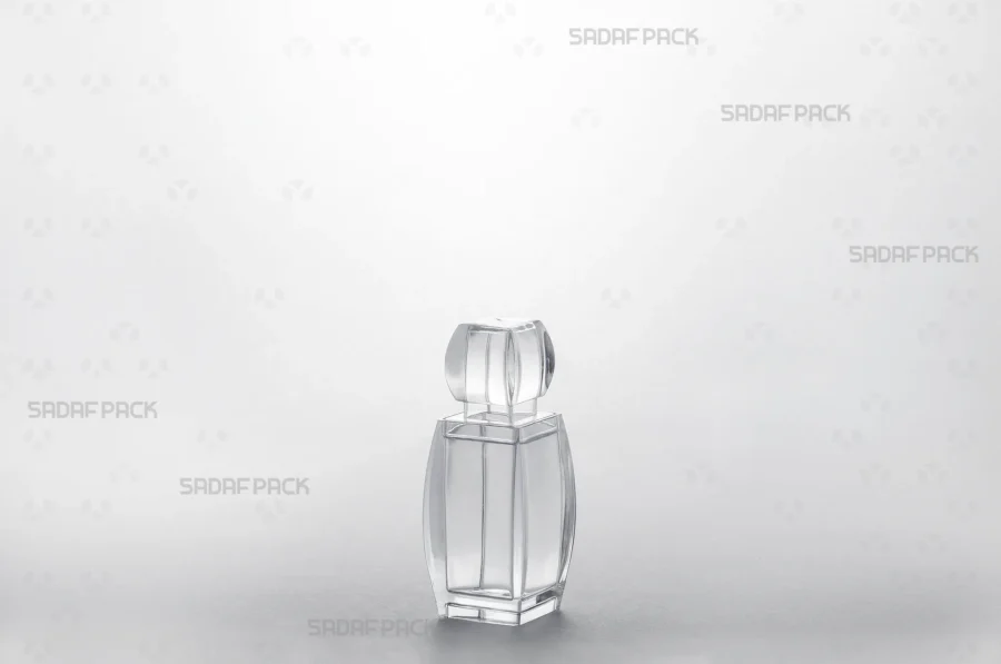 Three-quarter view of the Azin 1 crystal container by Sadaf Pack, showcasing its elegant design and crystal-clear transparency for premium saffron.