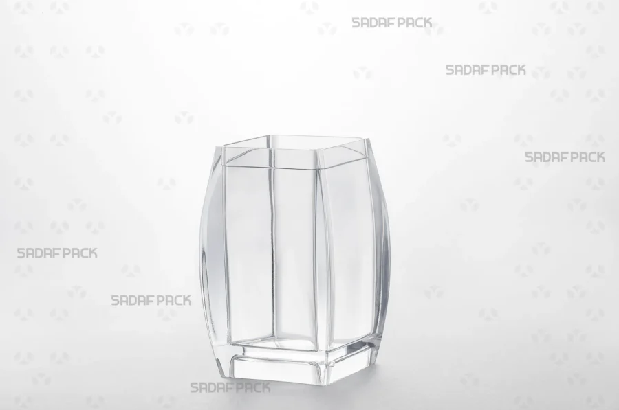 A three-quarter angle view of the Azin 5 container's body, showing its sturdy structure and transparent walls for optimal product visibility.