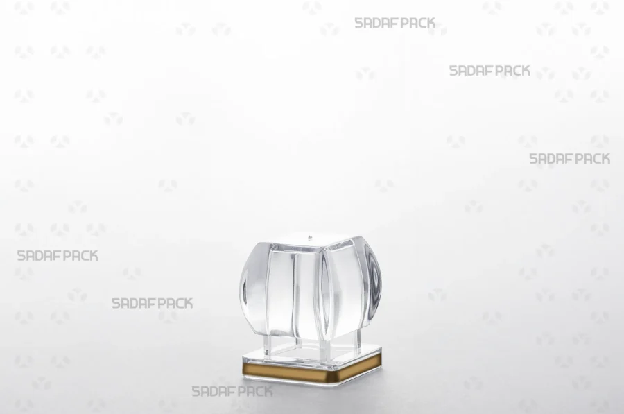 A detailed three-quarter angle view of the Azin 5 lid, emphasizing its geometric design and tight-fitting seal.